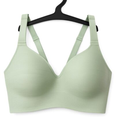 THE LYVE Seamless Bra in Light Green – Smooth Support, Everyday Comfort